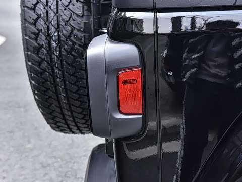 2021款 2.0T 撒哈拉两门版 2021款 2.0T 撒哈拉两门版