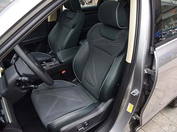 一汽奔腾 奔腾T55 2021款 高配