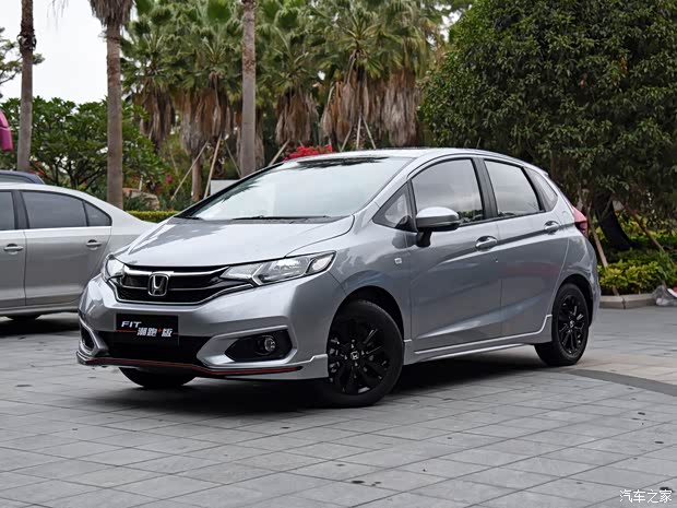 广汽本田 飞度 2018款 1.5L CVT潮跑+版