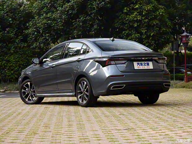 奇瑞汽车 艾瑞泽5 PLUS 2021款 小艾 1.5T CVT智PLUS