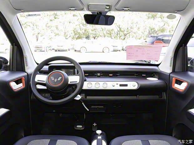 上汽通用五菱 宏光MINIEV 2022款 GAMEBOY 300km 竞速游侠限量版 上汽通用五菱 宏光MINIEV 2022款 GAMEBOY 300km 竞速游侠限量版