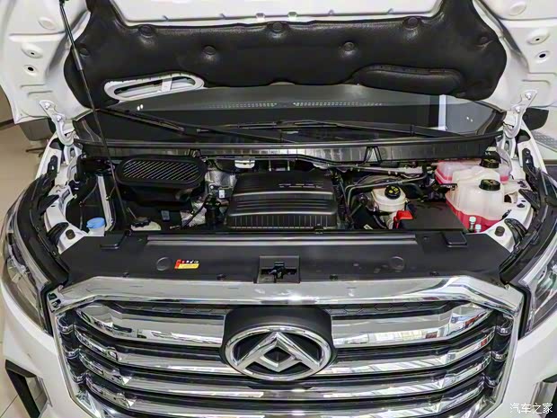 上汽大通 新途V90 2022款 2.0T手動運杰前驅(qū)短軸中頂后單胎6座