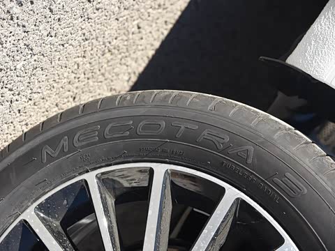 2019款 1.5L 自动豪华版 2019款 1.5L 自动豪华版