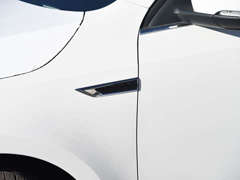 2019款 1.5L 自动豪华版 2019款 1.5L 自动豪华版