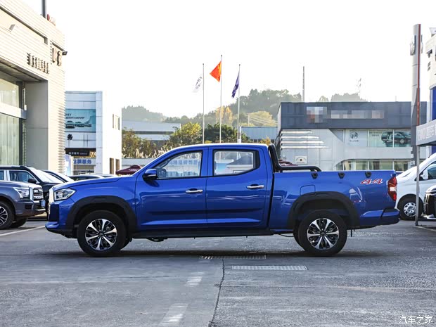 上汽大通 星際 2023款 星際L 2.0T 柴油 自動四驅(qū)精英版長箱