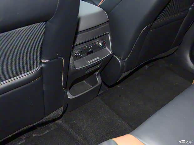 长安福特 锐界 2021款 PLUS EcoBoost 245 四驱尊锐型 7座