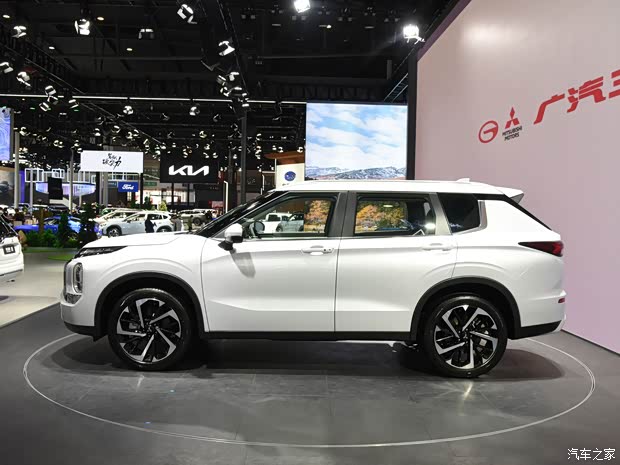 广汽三菱 欧蓝德 2022款 1.5T CVT四驱高配版 7座