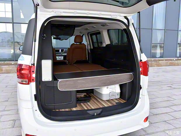 上汽大通 上汽大通MAXUS RG10 2019款 2.0TGI 升顶露营车阳光版 上汽大通 上汽大通MAXUS RG10 2019款 2.0TGI 升顶露营车阳光版