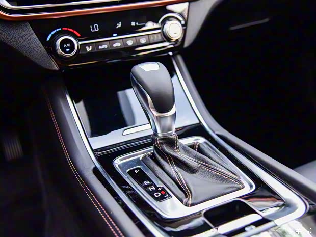 长安汽车 逸动 2018款 XT 1.6L GDI 自动风潮型 长安汽车 逸动 2018款 XT 1.6L GDI 自动风潮型