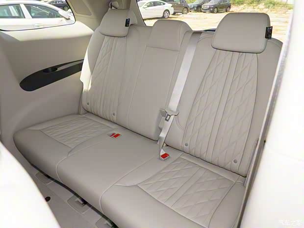 上汽通用別克 別克GL8 2023款 改款 陸上公務(wù)艙 豪華型 上汽通用別克 別克GL8 2023款 改款 陸上公務(wù)艙 豪華型