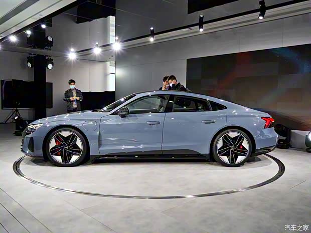 Audi Sport 奧迪RS e-tron GT 2021款 基本型