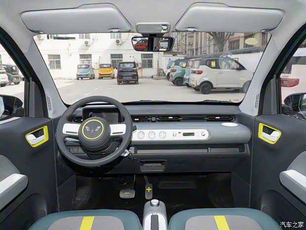 上汽通用五菱 宏光MINIEV 2022款 GAMEBOY 300km 玩咖款