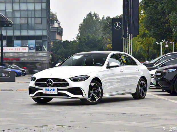 北京奔驰 奔驰C级 2023款 C 260 L 运动版 4MATIC 北京奔驰 奔驰C级 2023款 C 260 L 运动版 4MATIC