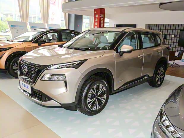 東風日產(chǎn) 奇駿 2023款 e-POWER 超混雙電機四驅(qū)豪華版