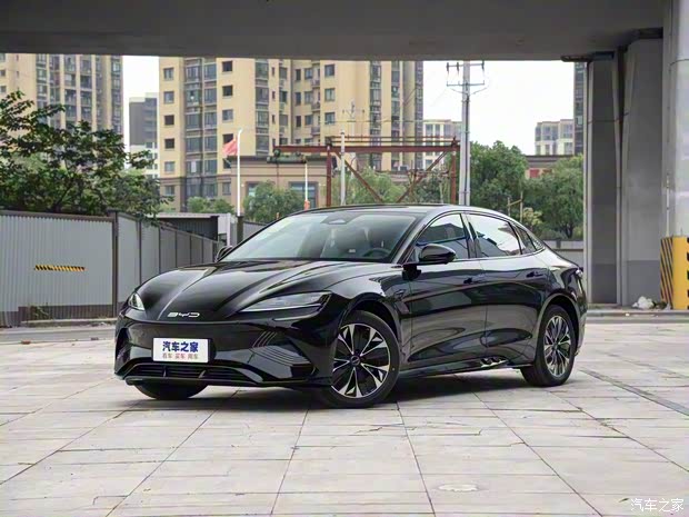 比亞迪 海豹 2022款 550km 標準續(xù)航后驅版尊貴型