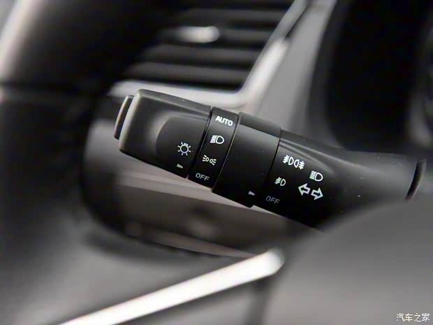 江西五十鈴 鈴?fù)?2022款 汽油四驅(qū)基本型