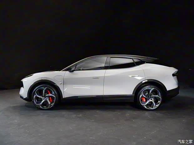 路特斯 ELETRE 2022款 517km 基本型 路特斯 ELETRE 2022款 517km 基本型