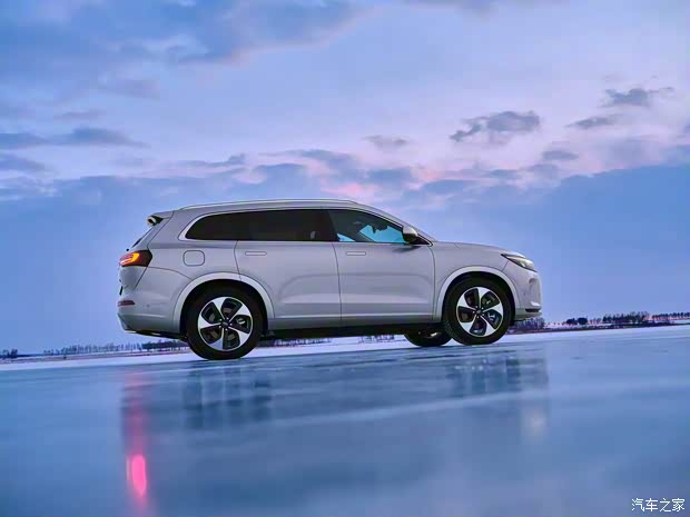 金康赛力斯 问界M7 2022款 1.5T 增程版 金康赛力斯 问界M7 2022款 1.5T 增程版