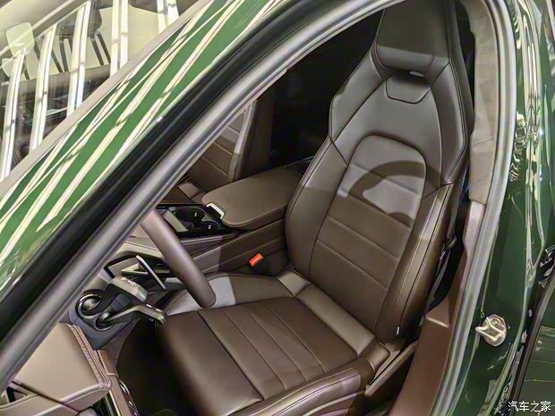 保時捷 Panamera新能源 2024款  Panamera Turbo E-Hybrid 行政加長版 4.0T