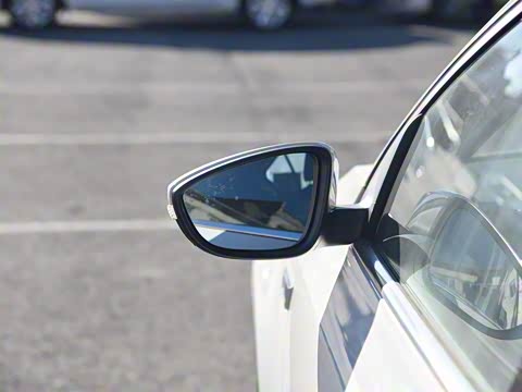 2019款 1.5L 自动豪华版 2019款 1.5L 自动豪华版