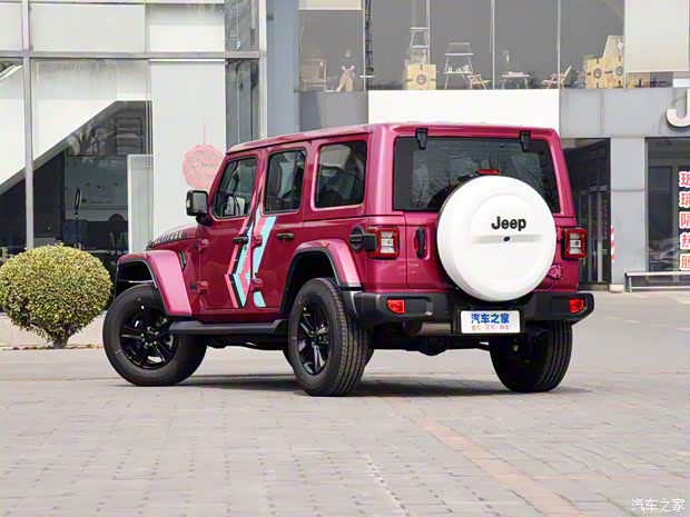 Jeep(进口) 牧马人 2022款 2.0T 高地巴哈马沙滩粉特别版
