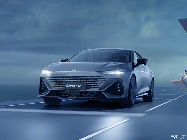 长安汽车 长安UNI-V 2021款 基本型 长安汽车 长安UNI-V 2021款 基本型