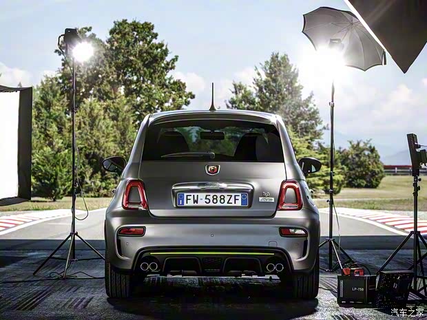 菲亚特(进口) 菲亚特500 2020款 595 Abarth Pista 菲亚特(进口) 菲亚特500 2020款 595 Abarth Pista