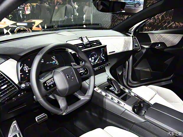 DS(進(jìn)口) DS 7(海外) 2018款 Crossback E-Tense 4x4