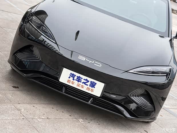 比亞迪 海豹 2022款 550km 標(biāo)準(zhǔn)續(xù)航后驅(qū)版尊貴型