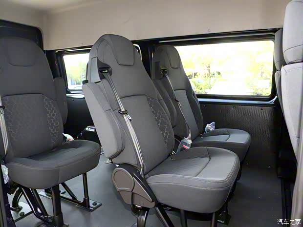 江鈴汽車(chē) 江鈴福順 2022款 2.0T柴油多功能乘用車(chē)中軸中高頂6-7座JX4D20A6H