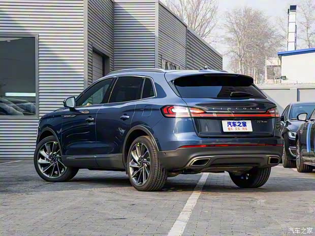 林肯 航海家 2019款 2.7T 四驱尊耀版 国V 林肯 航海家 2019款 2.7T 四驱尊耀版 国V