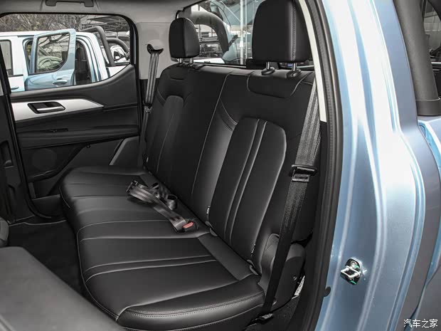 長(zhǎng)城汽車(chē) 金剛炮 2024款 2.0T自動(dòng)8AT柴油四驅(qū)精英型平箱