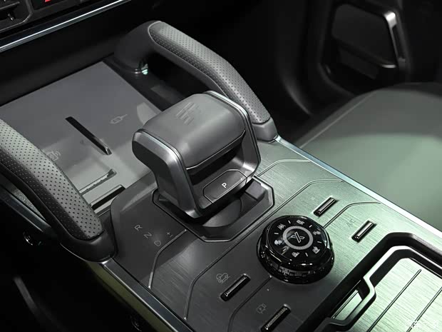 奇瑞汽车 捷途旅行者 2024款 2.0T 四驱7座版