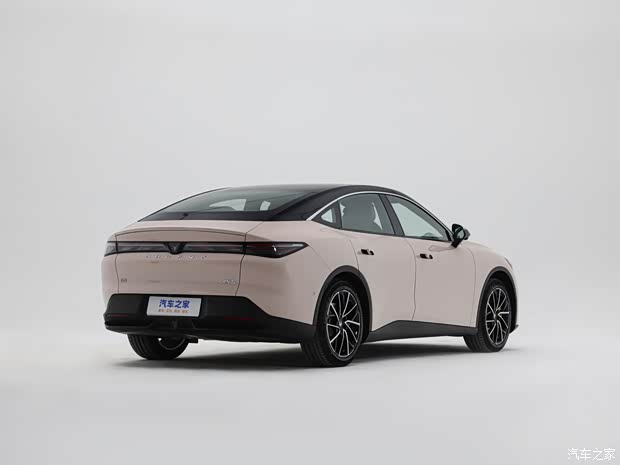 北汽新能源 极狐 阿尔法S5 2024款 560MAX 185kW 北汽新能源 极狐 阿尔法S5 2024款 560MAX 185kW