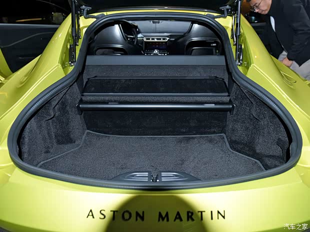 阿斯顿·马丁 V8 Vantage 2024款 4.0T V8 Coupe