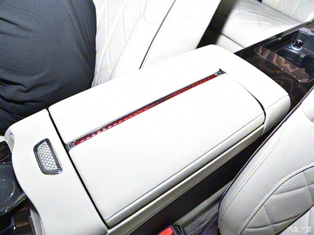 一汽红旗 红旗国雅 2024款 4.0T