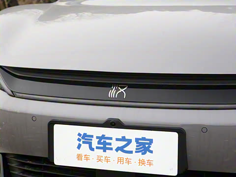 2025款 EV 智驾版 701KM尊荣型 2025款 EV 智驾版 701KM尊荣型