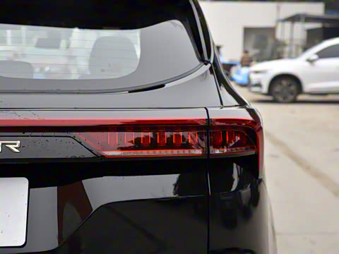 2025款 冠军版 1.5T DCT冠军MAX 5座 2025款 冠军版 1.5T DCT冠军MAX 5座