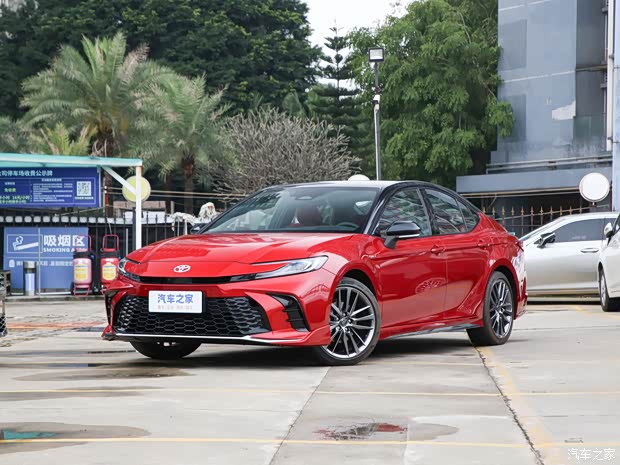 广汽丰田 凯美瑞 2024款 双擎 2.0HXS 运动PLUS版 广汽丰田 凯美瑞 2024款 双擎 2.0HXS 运动PLUS版