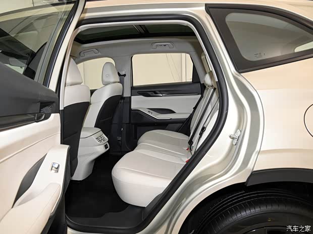 长城汽车 哈弗H6 2024款 2.0T 四驱Max 长城汽车 哈弗H6 2024款 2.0T 四驱Max