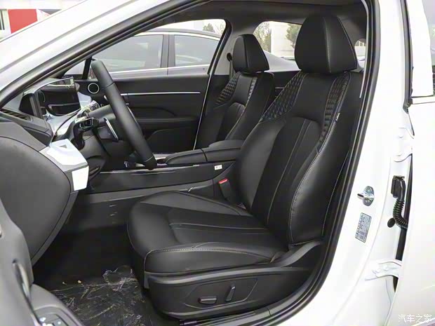 北京現(xiàn)代 索納塔 2024款 1.5T 低配版