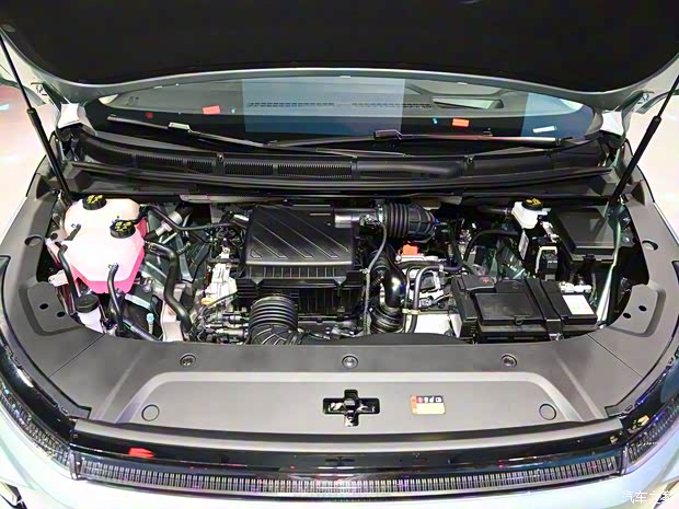 上汽大通 大家9 2024款 混动版 7座 上汽大通 大家9 2024款 混动版 7座