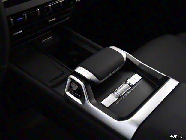 深蓝汽车 深蓝G318 2024款 高配版 深蓝汽车 深蓝G318 2024款 高配版