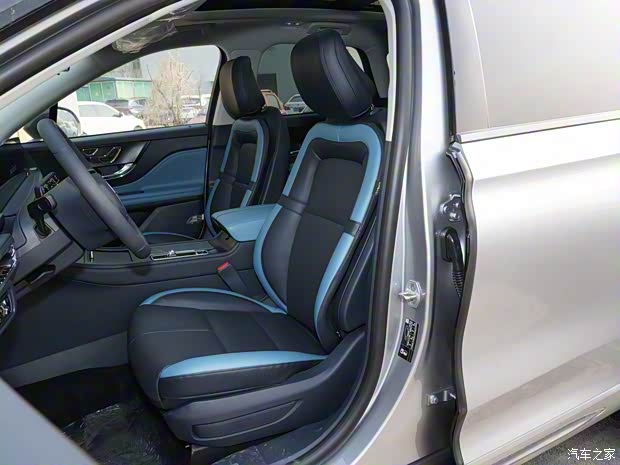 长安林肯 冒险家 2024款 1.5T 两驱尊享版 长安林肯 冒险家 2024款 1.5T 两驱尊享版