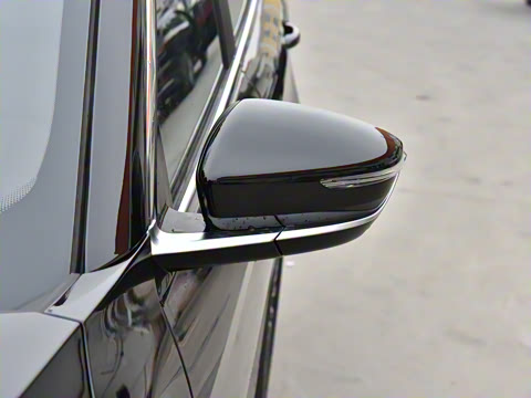 2025款 冠军版 1.5T DCT冠军MAX+ 5座 2025款 冠军版 1.5T DCT冠军MAX+ 5座