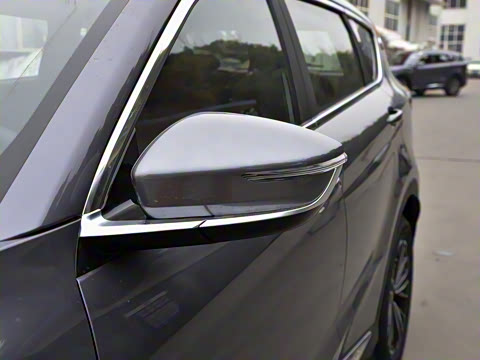 2025款 冠军版 1.5T 手动冠军 7座 2025款 冠军版 1.5T 手动冠军 7座