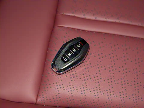 2025款 冠军版 1.5T DCT冠军PRO 5座 2025款 冠军版 1.5T DCT冠军PRO 5座