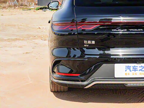 2025款 EV 智驾版 605KM尊荣型 2025款 EV 智驾版 605KM尊荣型