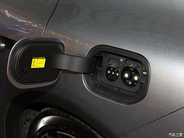 北汽新能源 极狐 阿尔法S5 2024款 单电机 185kW 北汽新能源 极狐 阿尔法S5 2024款 单电机 185kW