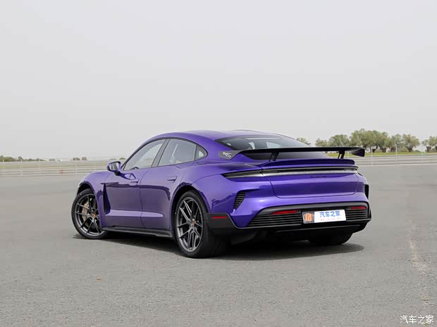 保时捷 Taycan 2024款 Taycan Turbo GT with Weissach Package 保时捷 Taycan 2024款 Taycan Turbo GT with Weissach Package